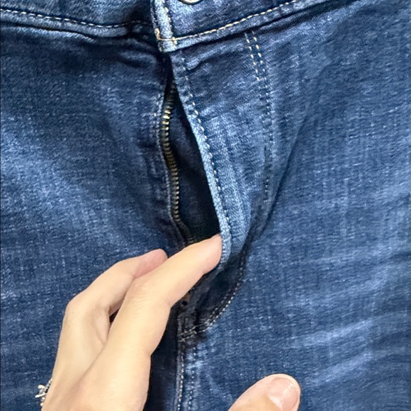 Levi's Women's Distressed Skinny Jeans in Deep Blue - Picture 5 of 9